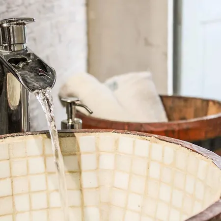 Oak Tree Ranch * Lagaro